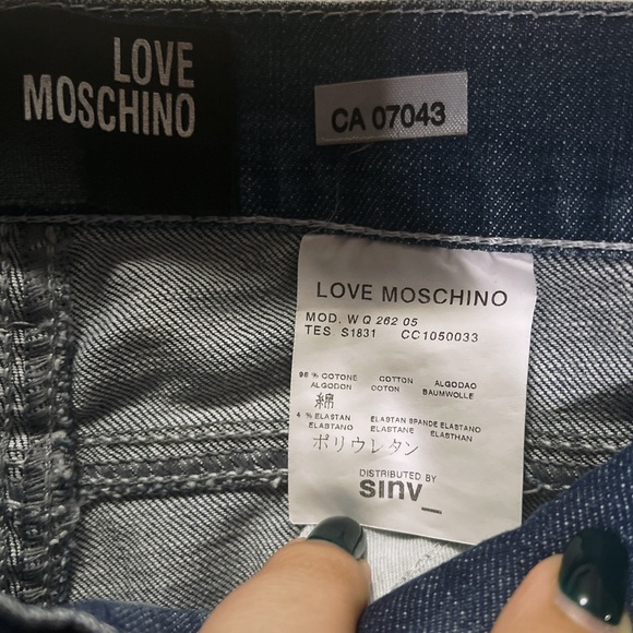 Love Moschino Jeans with cool back-pocket design - Picture 3 of 5